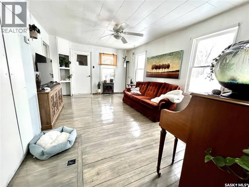 821 2nd AVENUE E — photo 10 of 35