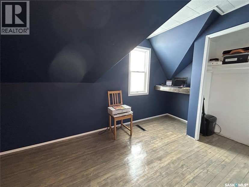821 2nd AVENUE E — photo 20 of 35