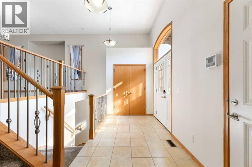 1207 Westmount Drive, Strathmore, photo 4