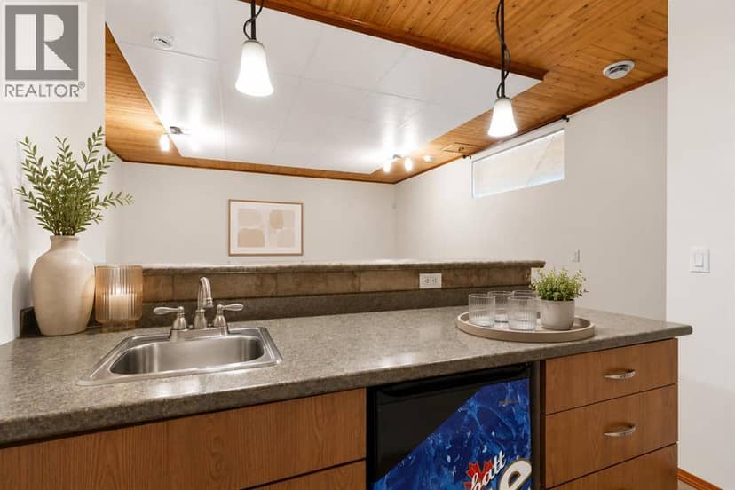 1207 Westmount Drive — photo 31 of 40