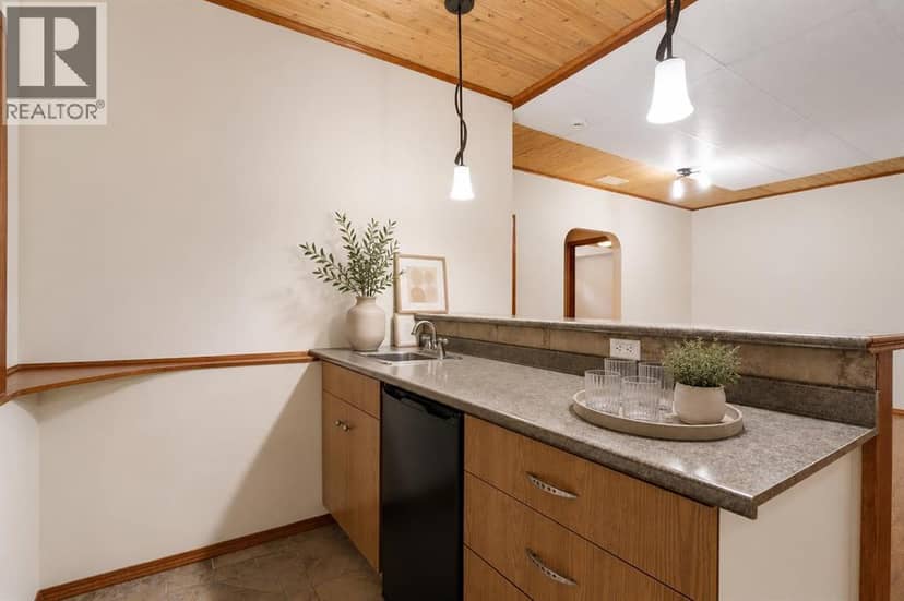 1207 Westmount Drive — photo 32 of 40