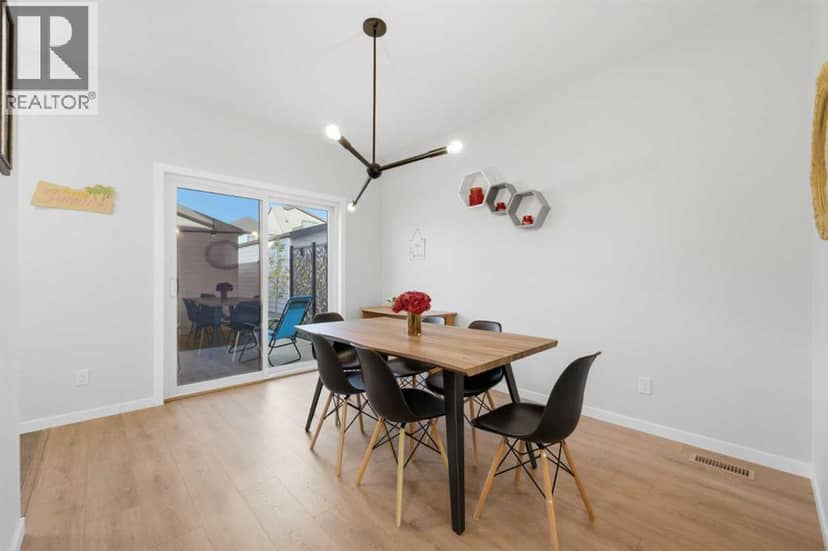 15113 37 Street SW — photo 12 of 40