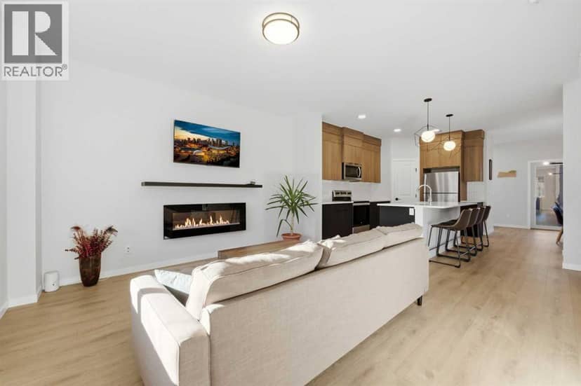 15113 37 Street SW, Calgary, photo 2
