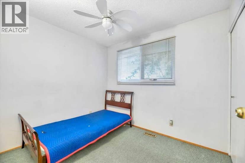 3531 42 Street NE — photo 15 of 32