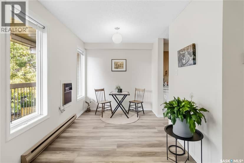 303 302 Tait CRESCENT — photo 11 of 31