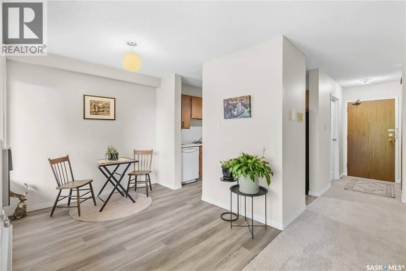 303 302 Tait CRESCENT — photo 12 of 31