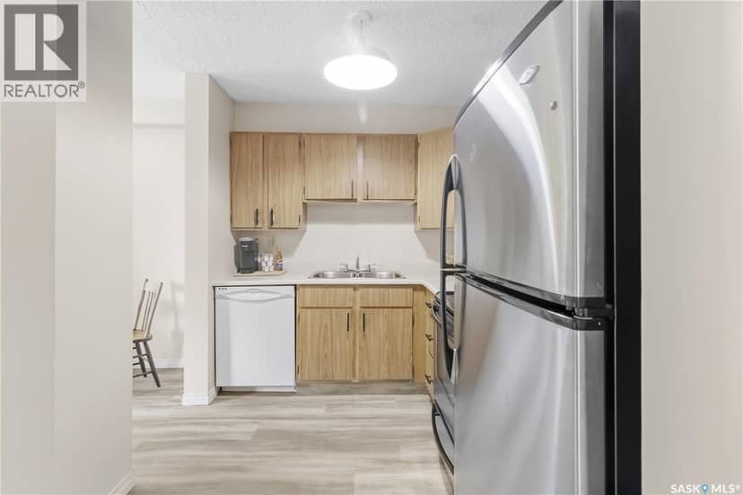 303 302 Tait CRESCENT — photo 15 of 31