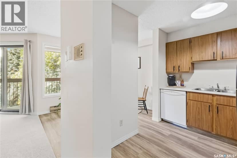 303 302 Tait CRESCENT — photo 17 of 31