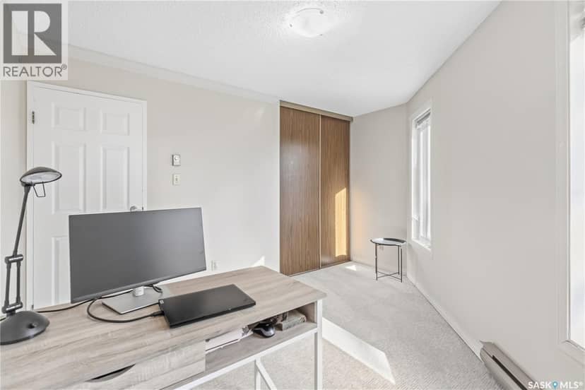 303 302 Tait CRESCENT — photo 24 of 31