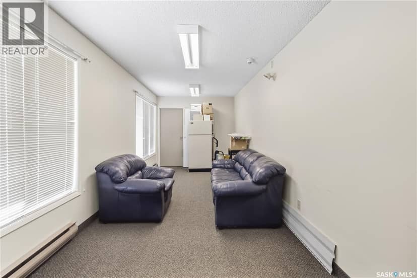 303 302 Tait CRESCENT — photo 27 of 31