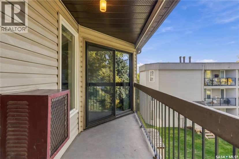 303 302 Tait CRESCENT — photo 31 of 31