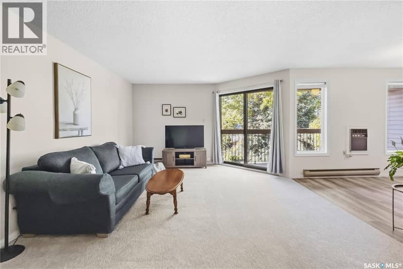 303 302 Tait CRESCENT — photo 9 of 31