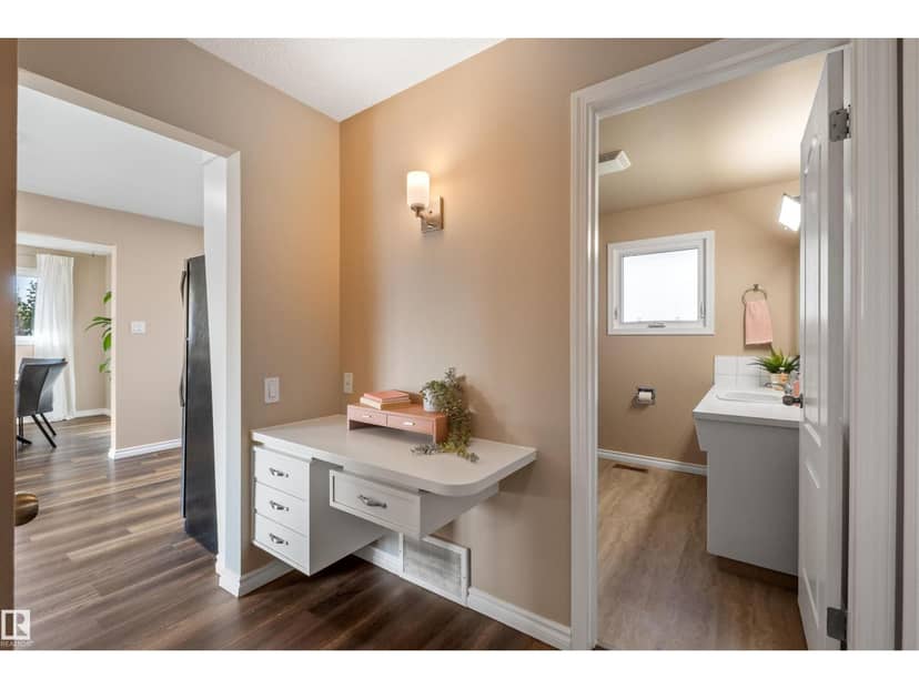 10420 36A AV NW — photo 21 of 40