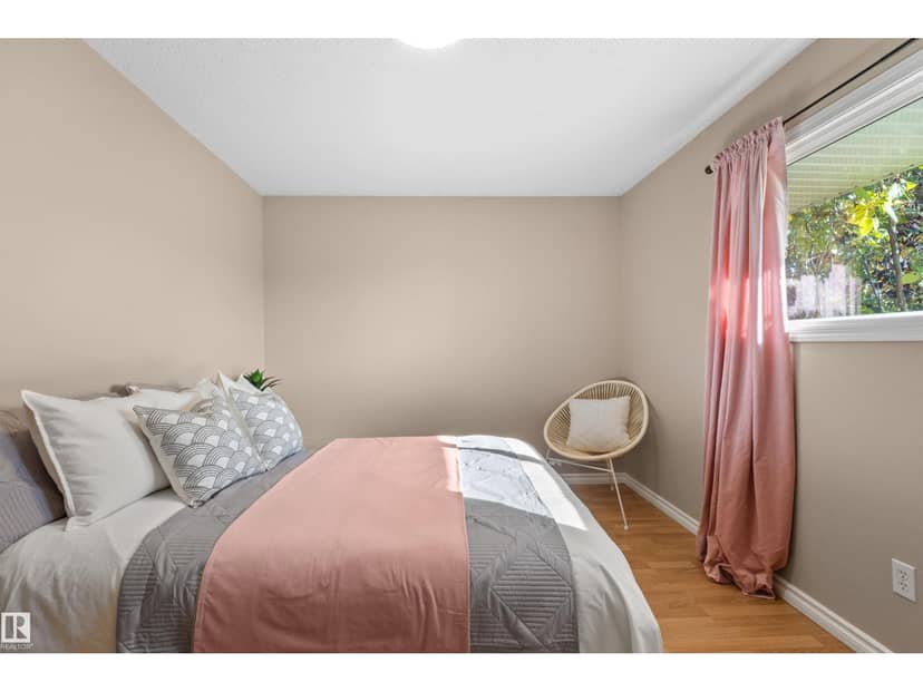 10420 36A AV NW — photo 35 of 40