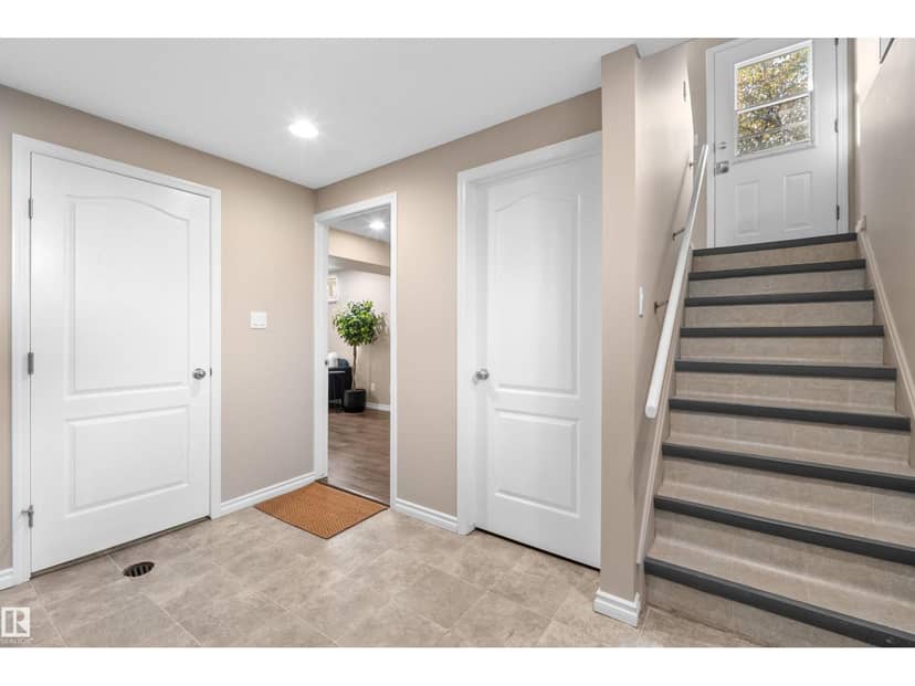 10420 36A AV NW — photo 38 of 40