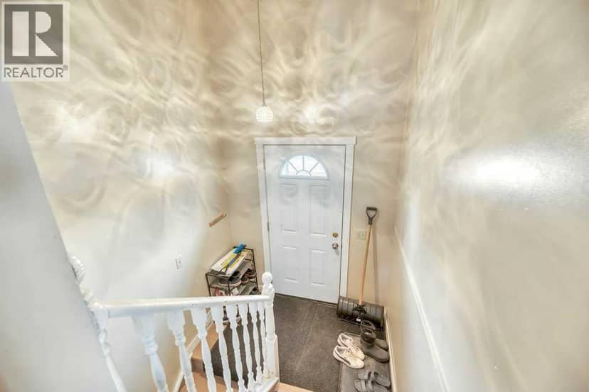 3427 56 Street NE — photo 20 of 29