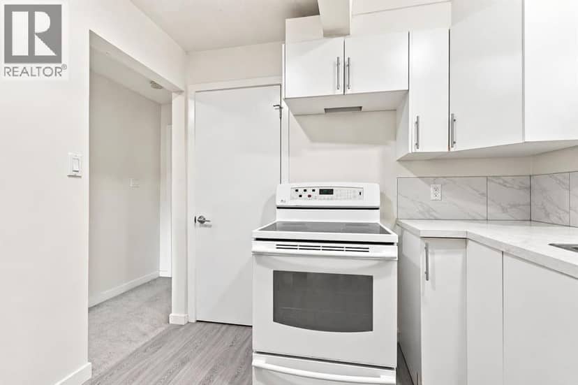 529 28 Avenue NW — photo 33 of 40