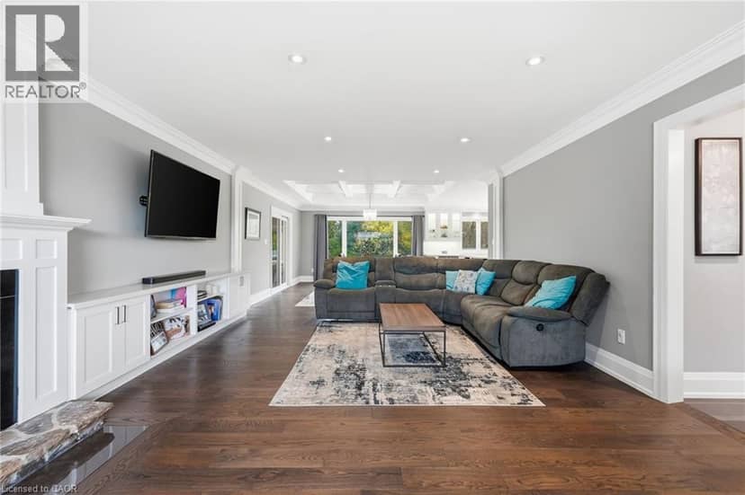 5448 APPLEBY Line — photo 9 of 40