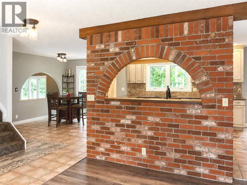 94 Redwood Meadows Drive — photo 12 of 40