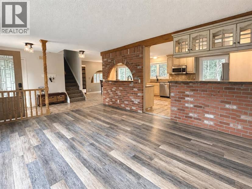 94 Redwood Meadows Drive — photo 11 of 40