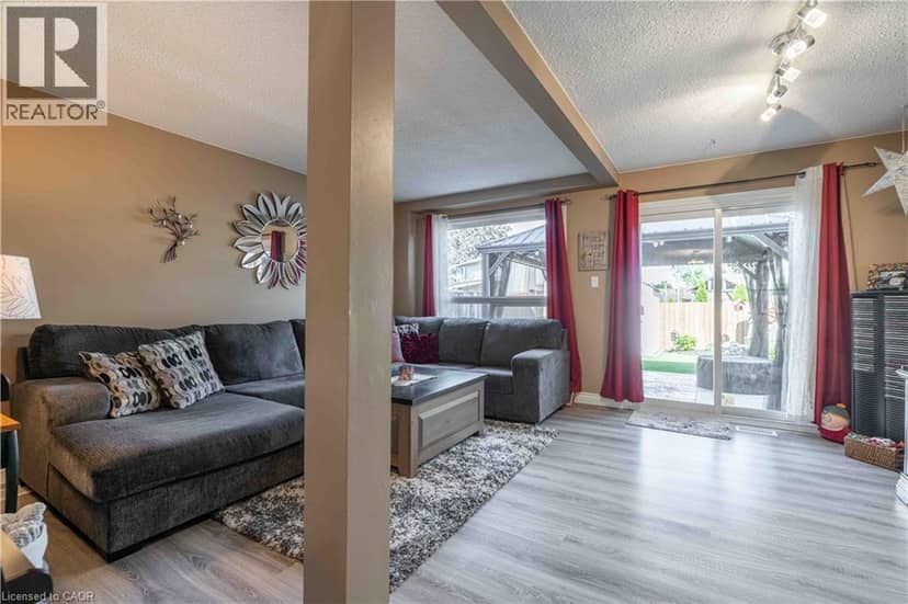 98 MEMORIAL Avenue — photo 12 of 40