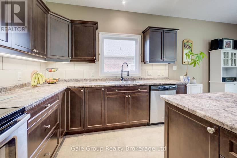 47 Graydon Drive — photo 15 of 38
