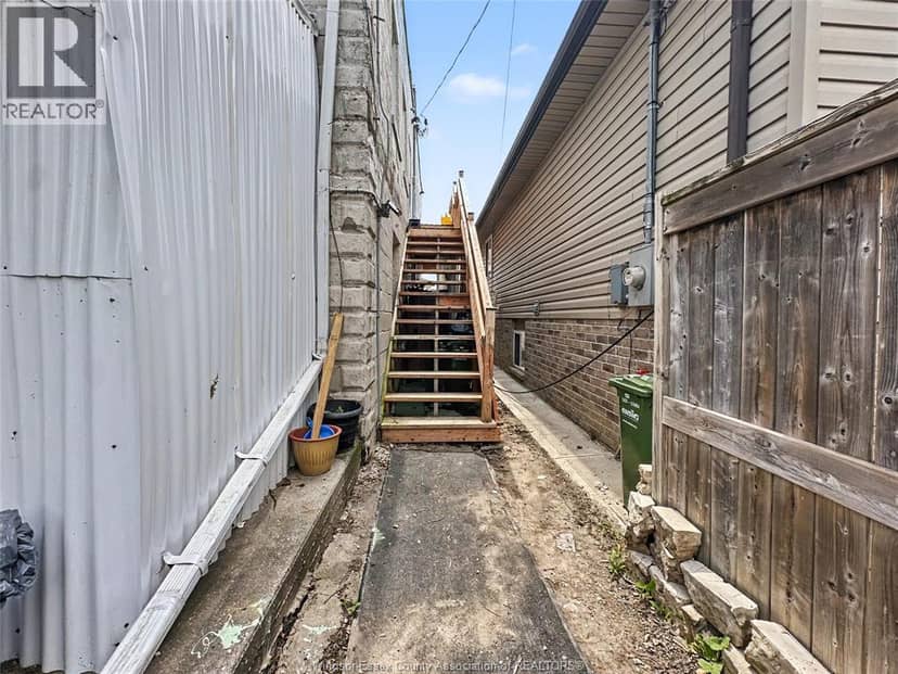 800-808 SHEPHERD STREET East — photo 16 of 34