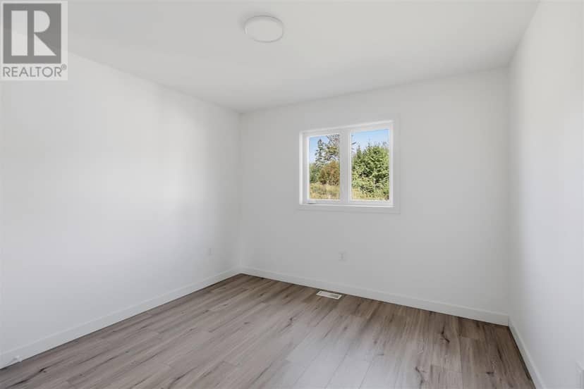 215 Greenfield DR — photo 20 of 40