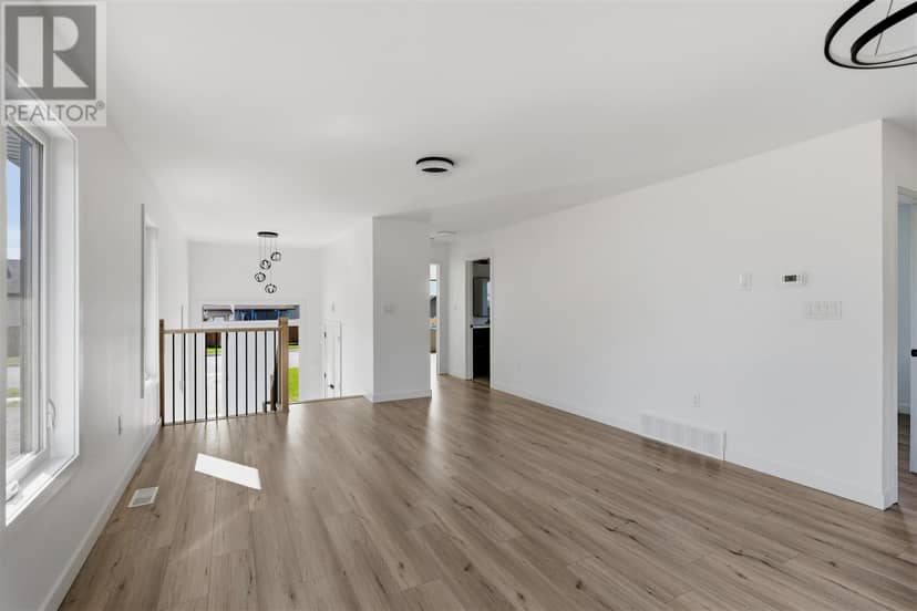 215 Greenfield DR — photo 5 of 40