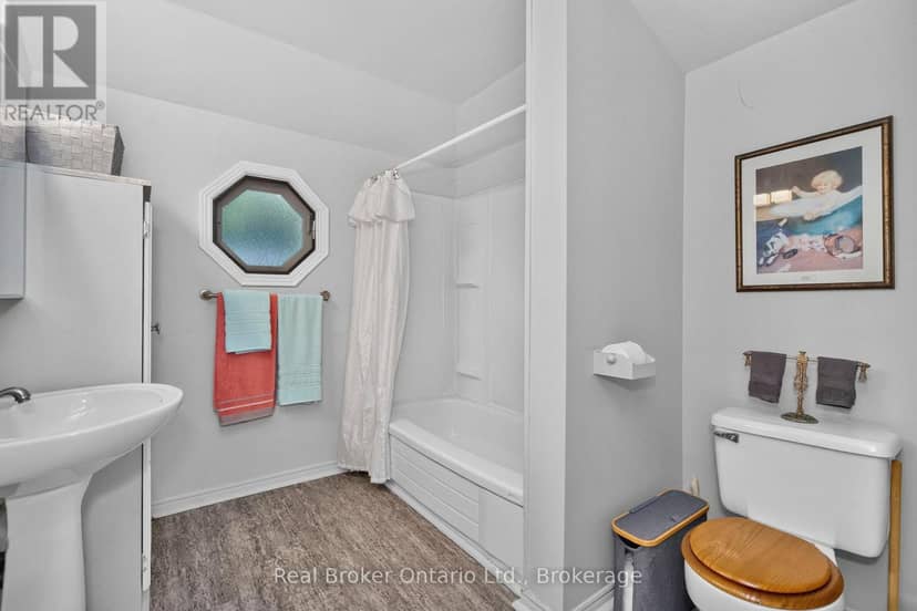 81 Andrew Drive — photo 14 of 35