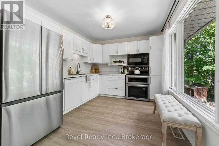 18 Bessie Avenue S — photo 17 of 40
