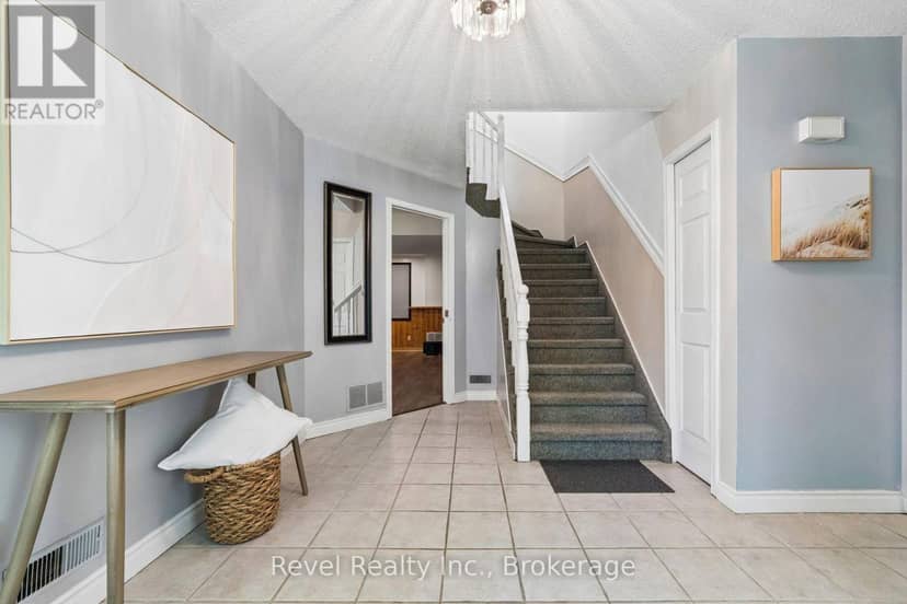 18 Bessie Avenue S, Kawartha Lakes, photo 5