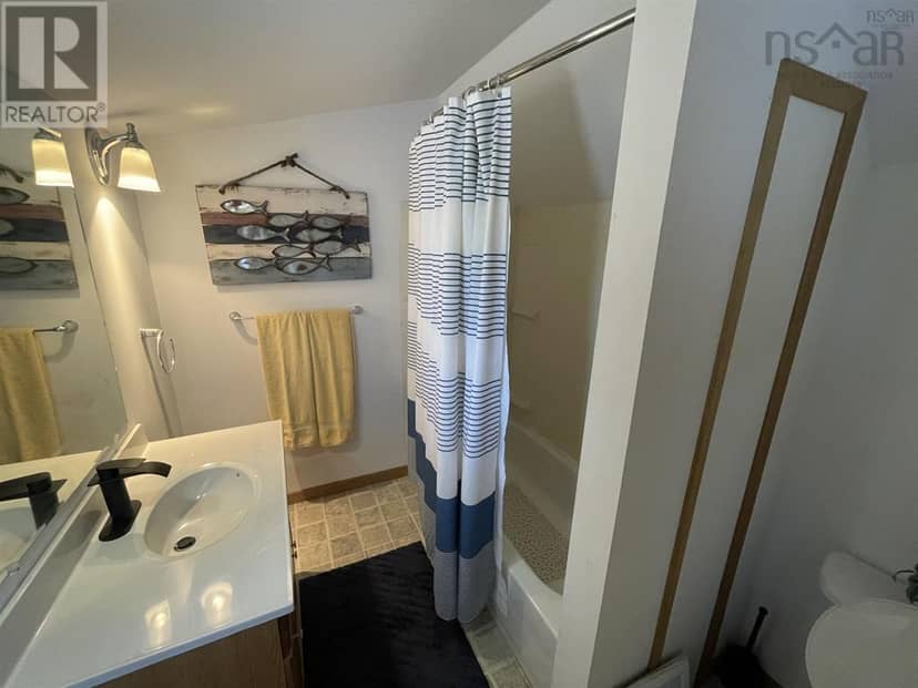 27 Descousse-Cap La Ronde Road — photo 14 of 19