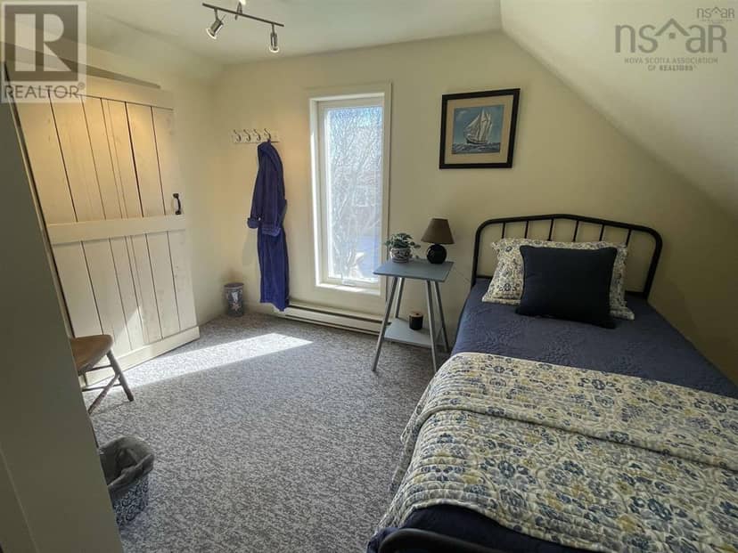 27 Descousse-Cap La Ronde Road — photo 11 of 19