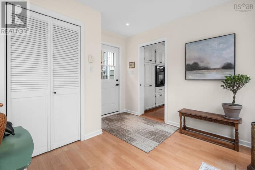 110 Skyway Drive — photo 16 of 40