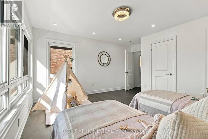 15 Ronald Street — photo 24 of 40