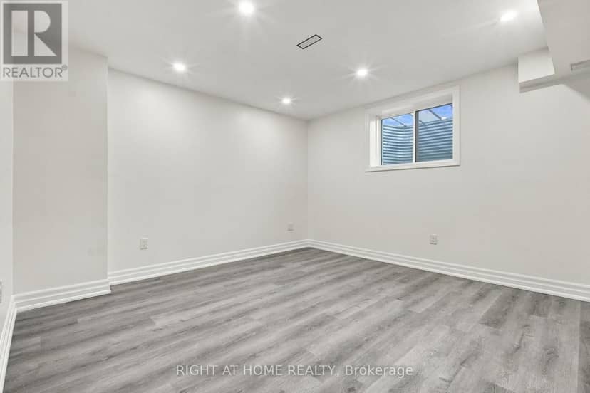 15 Ronald Street — photo 33 of 40