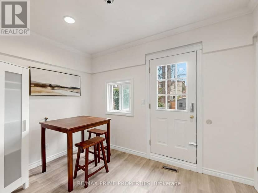18 Dentonia Park Avenue — photo 14 of 40