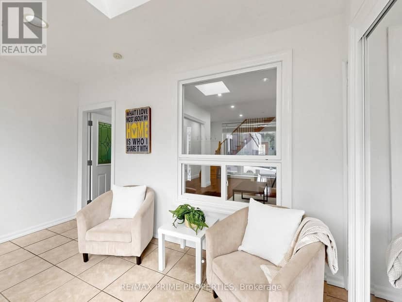 18 Dentonia Park Avenue — photo 20 of 40