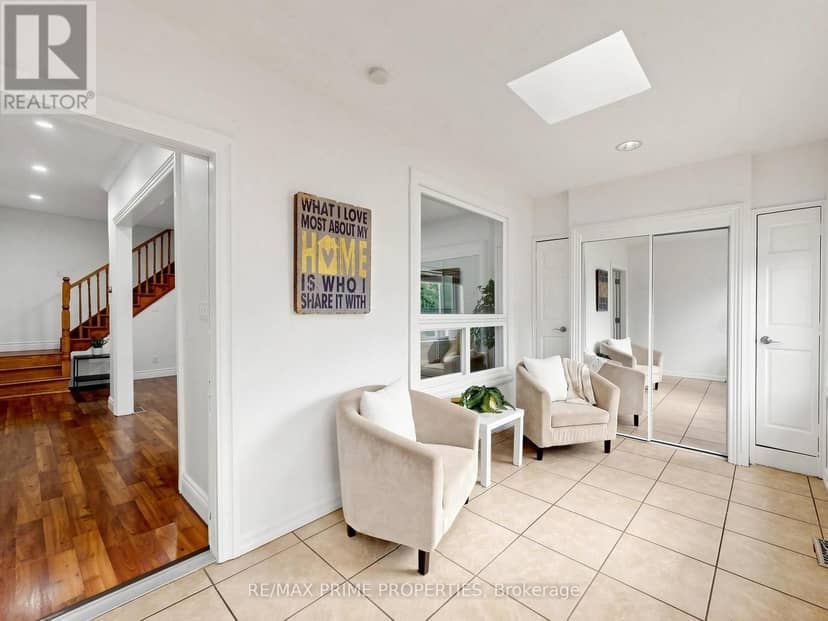 18 Dentonia Park Avenue — photo 21 of 40