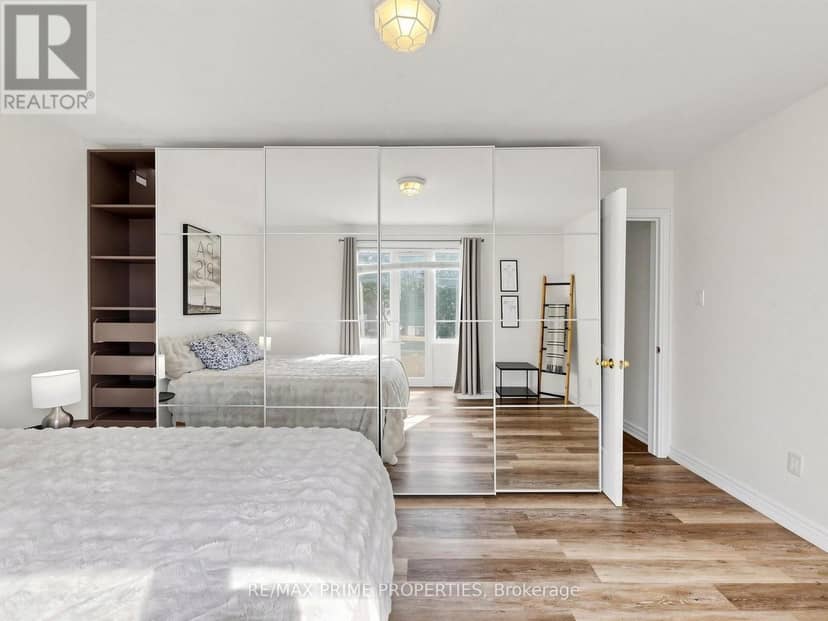 18 Dentonia Park Avenue — photo 26 of 40
