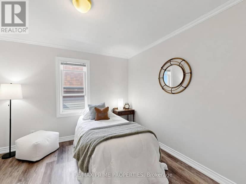 18 Dentonia Park Avenue — photo 30 of 40