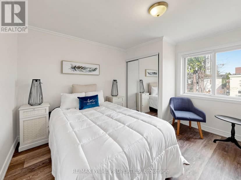 18 Dentonia Park Avenue — photo 33 of 40