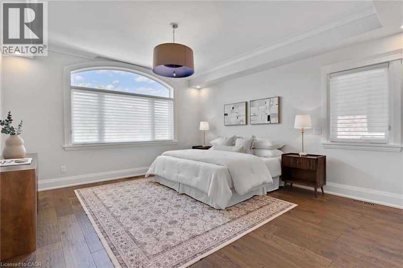 12 GEORGE Street — photo 15 of 35