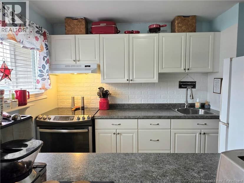 24 Suffolk Unit# 13, Riverview, photo 5