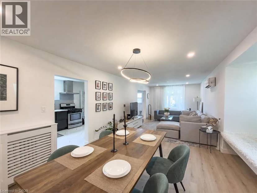 32 LORNE Street — photo 16 of 32