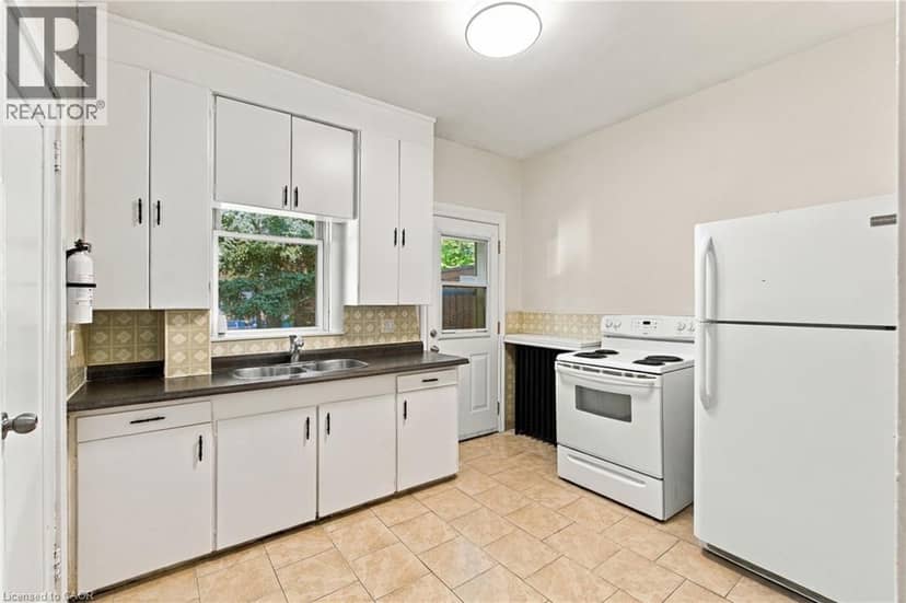 100 BALSAM Avenue S — photo 21 of 40