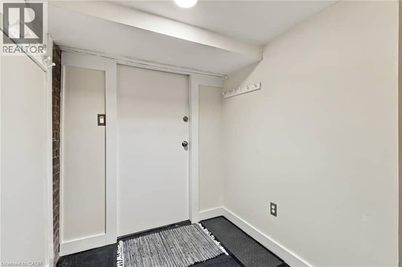 100 BALSAM Avenue S, Hamilton, photo 5