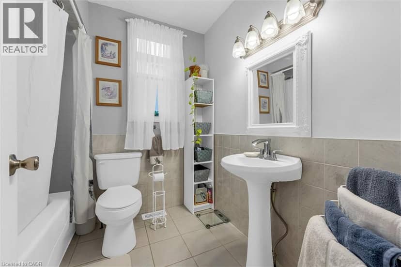 143 WALTER Avenue S — photo 12 of 21
