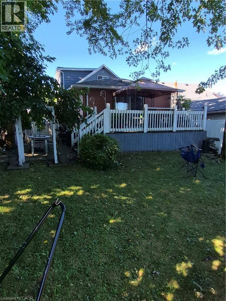 143 WALTER Avenue S, Hamilton, photo 2